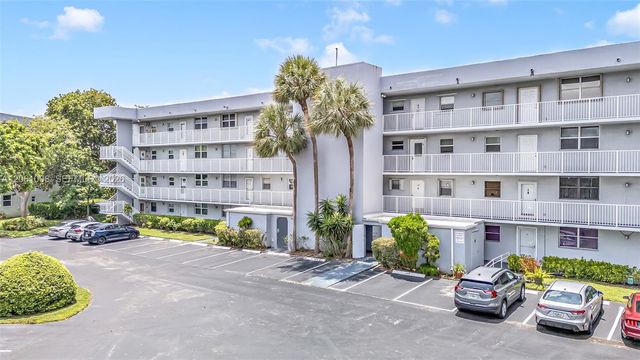 112 Royal Park Drive 3A, Oakland Park, FL 33309