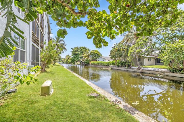 112 Royal Park Drive 3A, Oakland Park, FL 33309