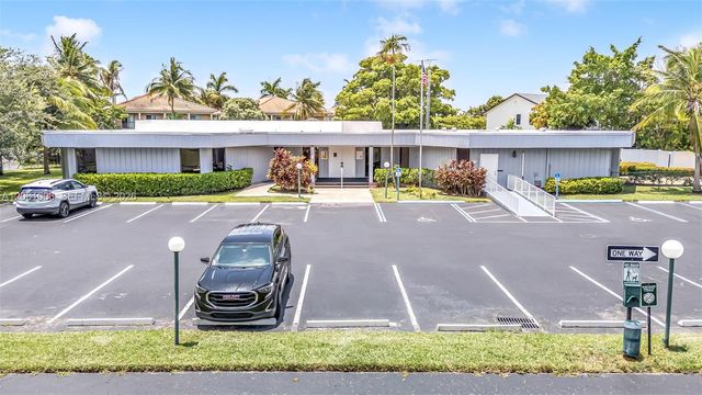 112 Royal Park Drive 3A, Oakland Park, FL 33309