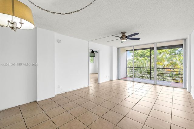 112 Royal Park Drive 3A, Oakland Park, FL 33309