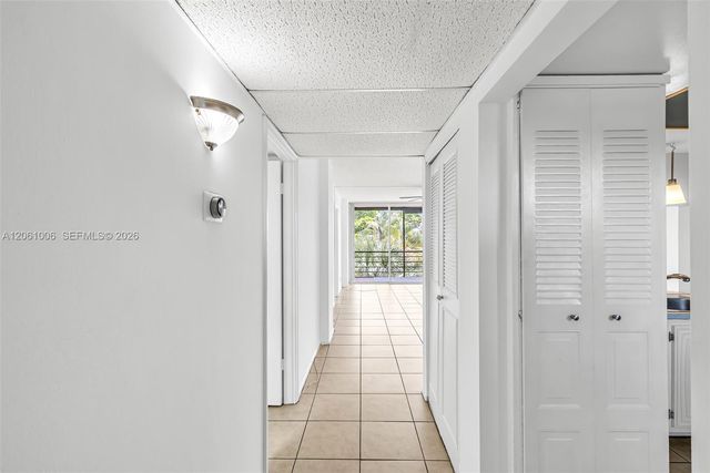 112 Royal Park Drive 3A, Oakland Park, FL 33309