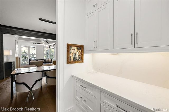 625 W Brown Street, Birmingham, MI 48009