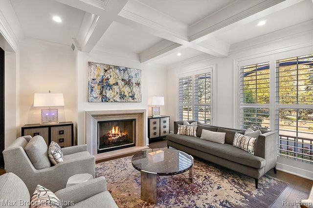 625 W Brown Street, Birmingham, MI 48009