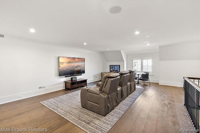 625 W Brown Street, Birmingham, MI 48009