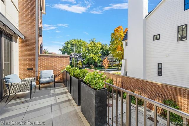 625 W Brown Street, Birmingham, MI 48009