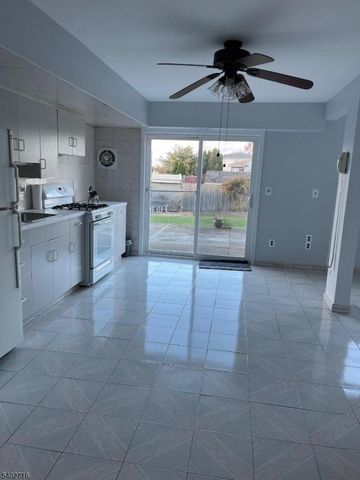 17 Garden Dr, Elmwood Park Boro, NJ 07407