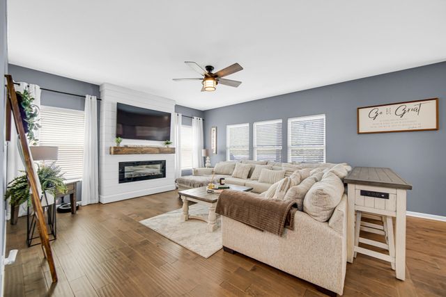 13190 Roosevelt Place, Crown Point, IN 46307