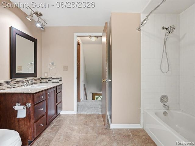 282 E Gates Street, Romeo, MI 48065