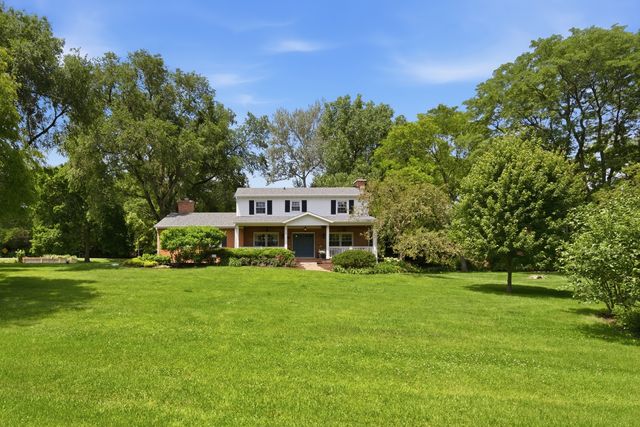 228 Stratford Lane, Inverness, IL 60010