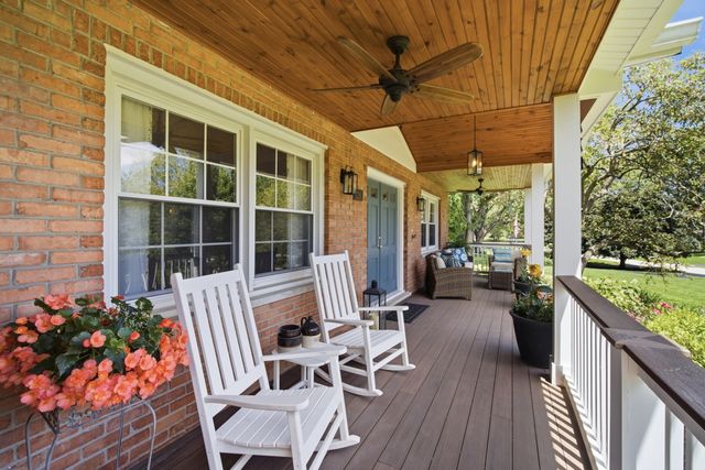 228 Stratford Lane, Inverness, IL 60010