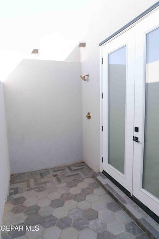 653 BIR Circle, El Paso, TX 79932