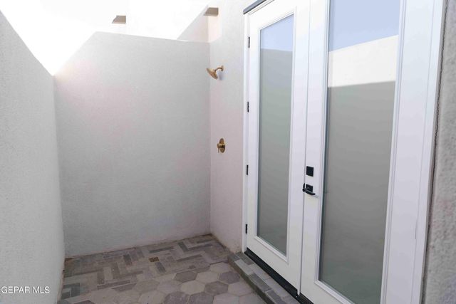 653 BIR Circle, El Paso, TX 79932