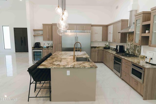 653 BIR Circle, El Paso, TX 79932