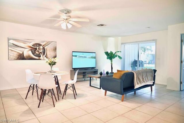 627 SE 13th Ter Apt D, Cape Coral, FL 33990