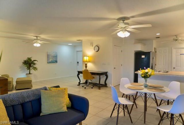 627 SE 13th Ter Apt D, Cape Coral, FL 33990