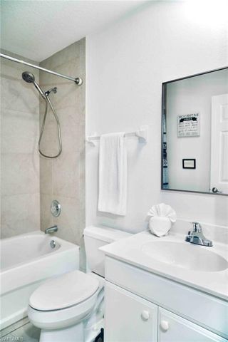 627 SE 13th Ter Apt D, Cape Coral, FL 33990