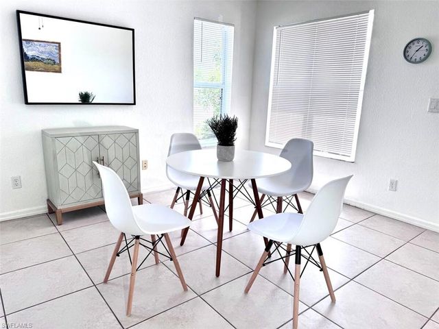 627 SE 13th Ter Apt D, Cape Coral, FL 33990