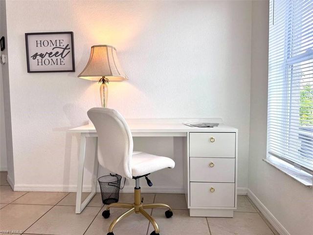 627 SE 13th Ter Apt D, Cape Coral, FL 33990