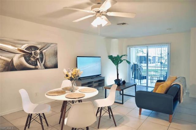 627 SE 13th Ter Apt D, Cape Coral, FL 33990