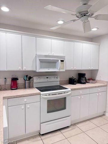 627 SE 13th Ter Apt D, Cape Coral, FL 33990