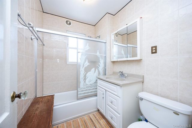 81-24 167th Street, Jamaica Hills, NY 11432