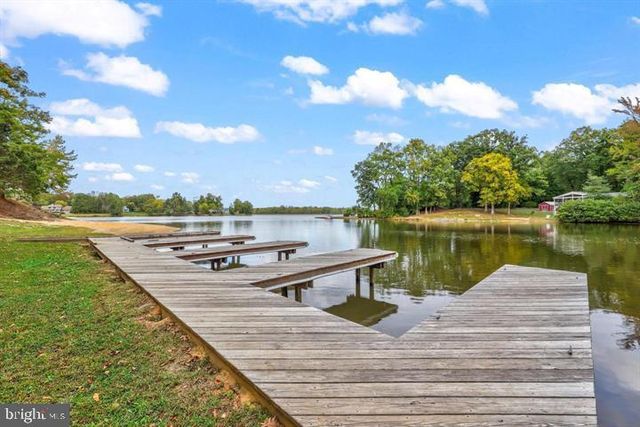 219 SEA CLIFF DR, Ruther Glen, VA 22546