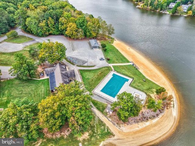219 SEA CLIFF DR, Ruther Glen, VA 22546