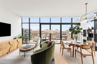 2121 31st St, New York City, NY 11105
