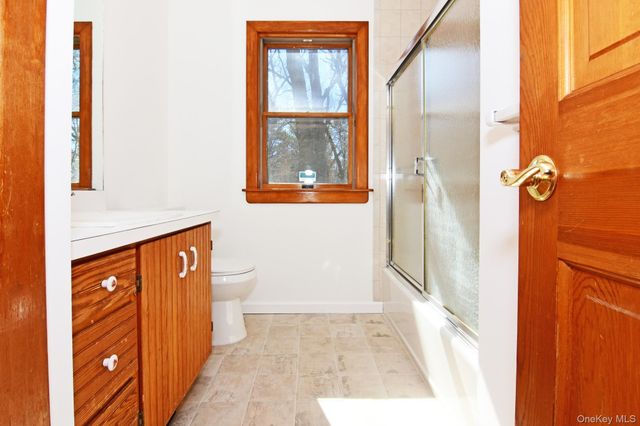 5 Arthur Street, Riverhead, NY 11901