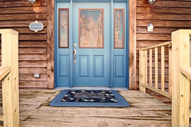 5 Arthur Street, Riverhead, NY 11901