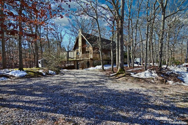 5 Arthur Street, Riverhead, NY 11901