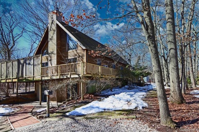 5 Arthur Street, Riverhead, NY 11901