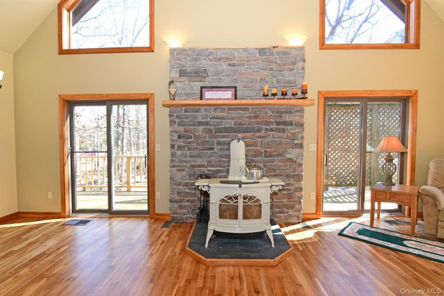 5 Arthur Street, Riverhead, NY 11901