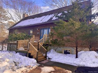 5 Arthur Street, Riverhead, NY 11901
