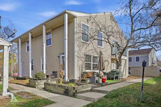 551 Sidney Avenue B, Glendale Heights, IL 60139