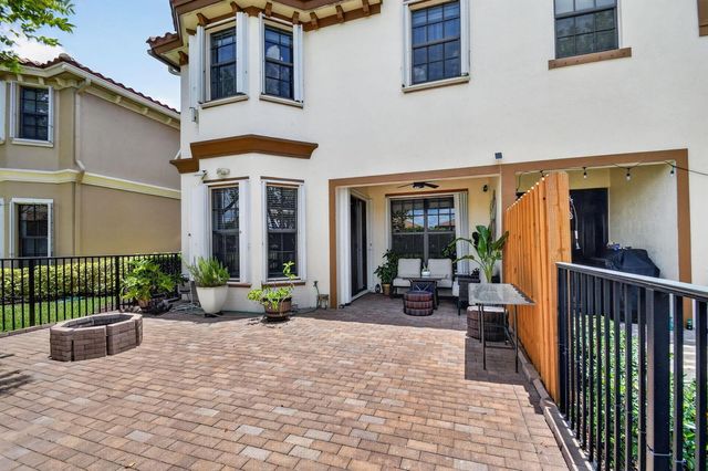 10139 Wellington Parc Drive, Wellington, FL 33449
