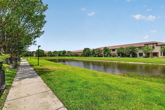 10139 Wellington Parc Drive, Wellington, FL 33449