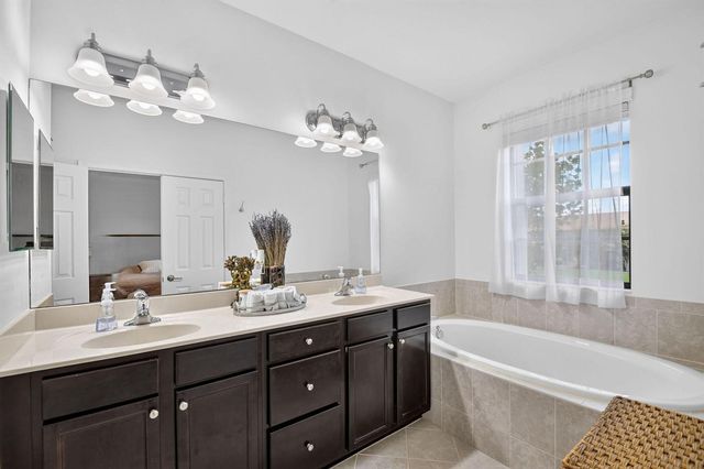 10139 Wellington Parc Drive, Wellington, FL 33449