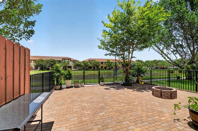 10139 Wellington Parc Drive, Wellington, FL 33449