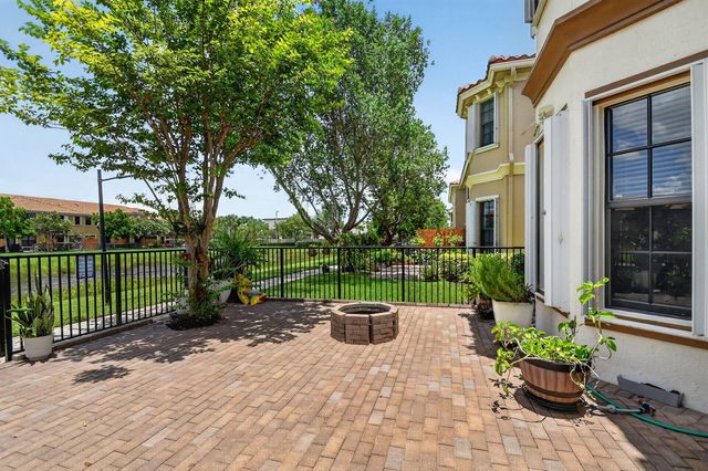10139 Wellington Parc Drive, Wellington, FL 33449