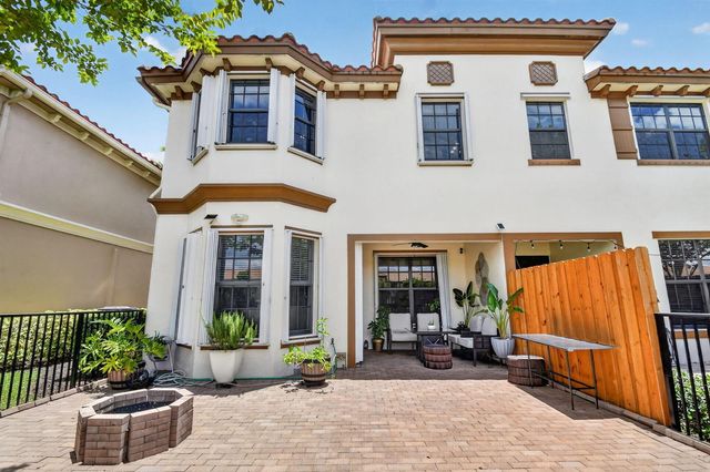 10139 Wellington Parc Drive, Wellington, FL 33449