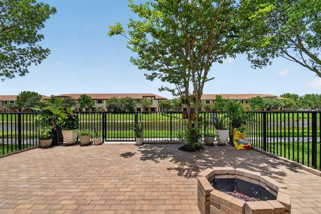 10139 Wellington Parc Drive, Wellington, FL 33449