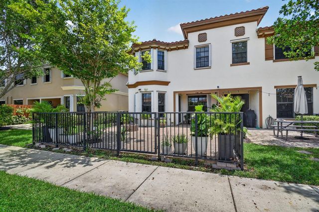 10139 Wellington Parc Drive, Wellington, FL 33449