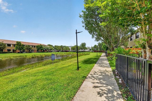 10139 Wellington Parc Drive, Wellington, FL 33449
