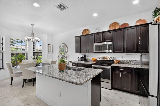10139 Wellington Parc Drive, Wellington, FL 33449