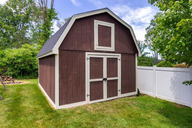 37275 31 Mile Road, Richmond, MI 48062