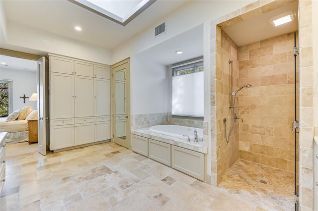 27107 Waterfall Hill PKWY, Spicewood, TX 78669