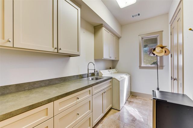 27107 Waterfall Hill PKWY, Spicewood, TX 78669