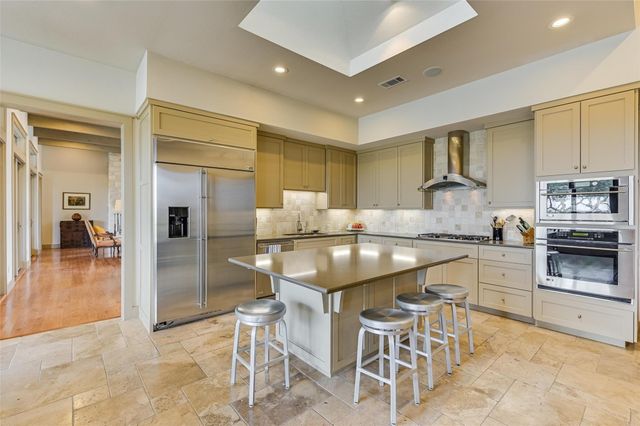 27107 Waterfall Hill PKWY, Spicewood, TX 78669