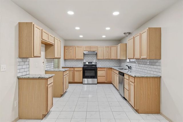 8416 Huckleberry Road, Edmond, OK 73034